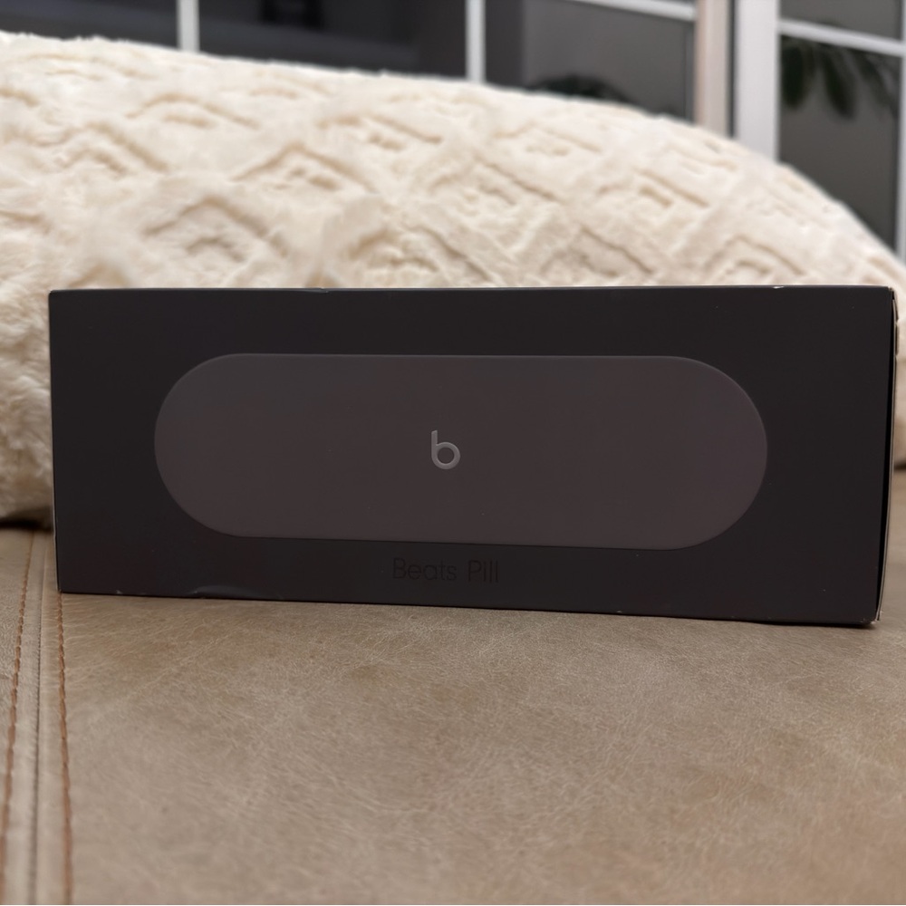 Kim Kardashian x Beats by Dre Pill Portable Speaker - Dark Grey